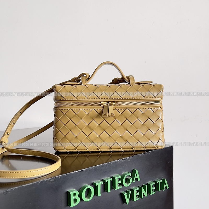 보테가베네타뱅뱅베네티케이스 20260215-103643-001루.jpg