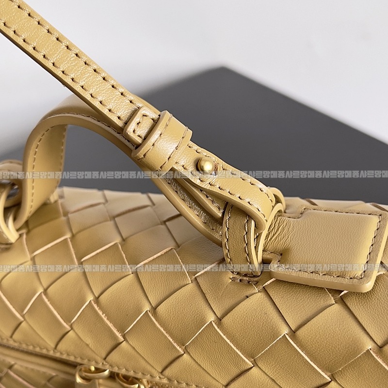 보테가베네타뱅뱅베네티케이스 20260215-103643-005루.jpg