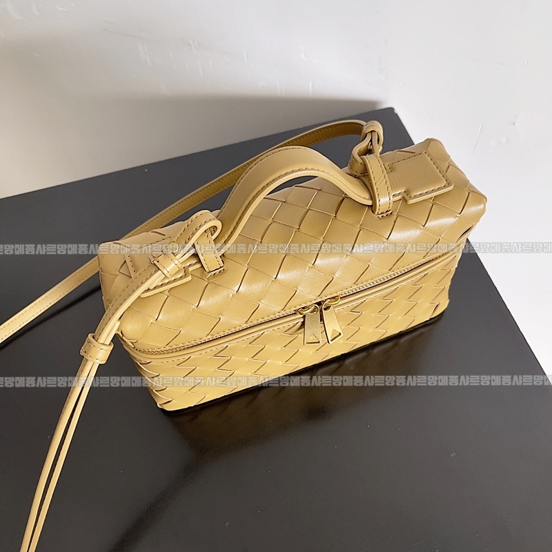 보테가베네타뱅뱅베네티케이스 20260215-103643-007루.jpg