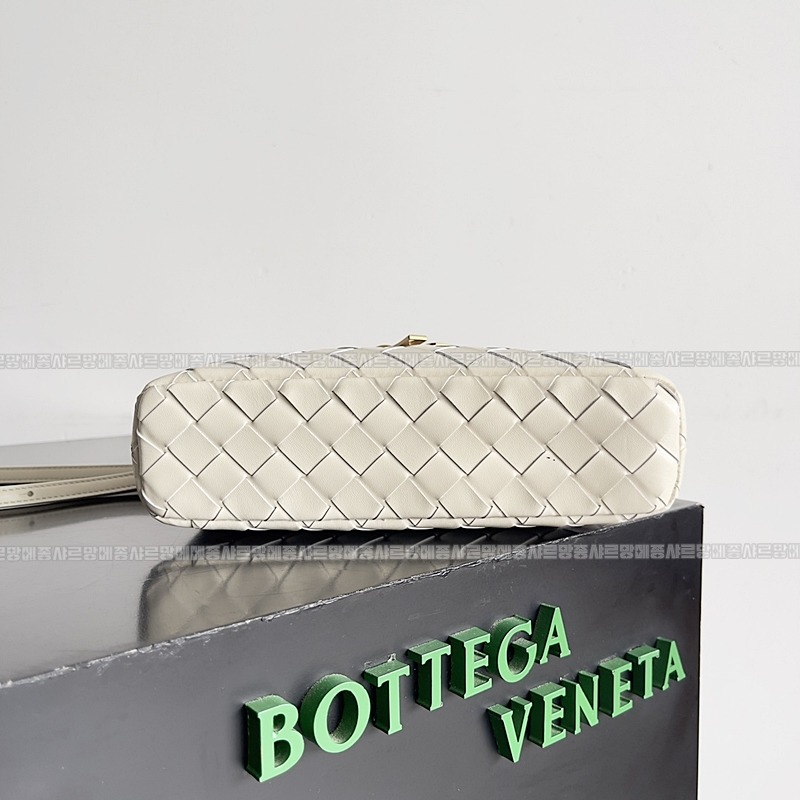 보테가베네타뱅뱅베네티케이스 20260215-103836-004루.jpg