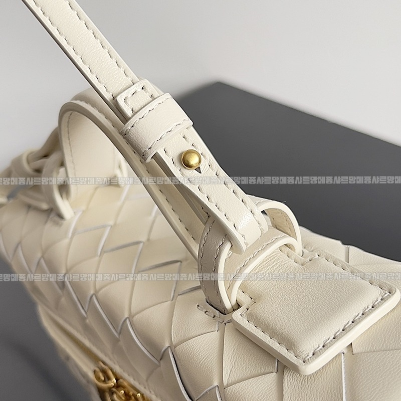 보테가베네타뱅뱅베네티케이스 20260215-103836-005루.jpg