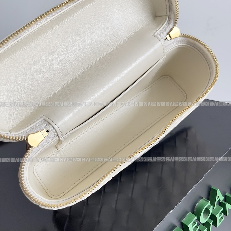 보테가베네타뱅뱅베네티케이스 20260215-103837-009루.jpg