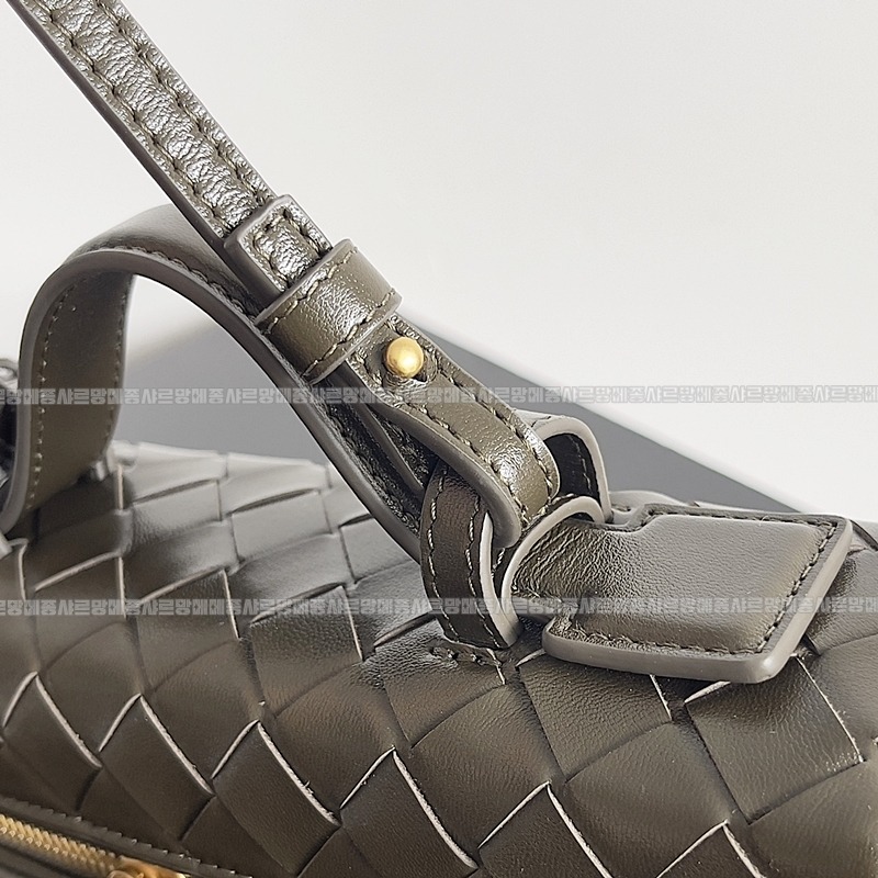 보테가베네타뱅뱅베네티케이스 20260215-104022-005루.jpg