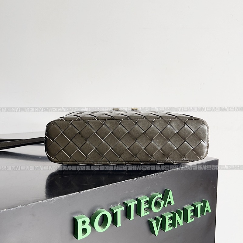 보테가베네타뱅뱅베네티케이스 20260215-104021-004루.jpg