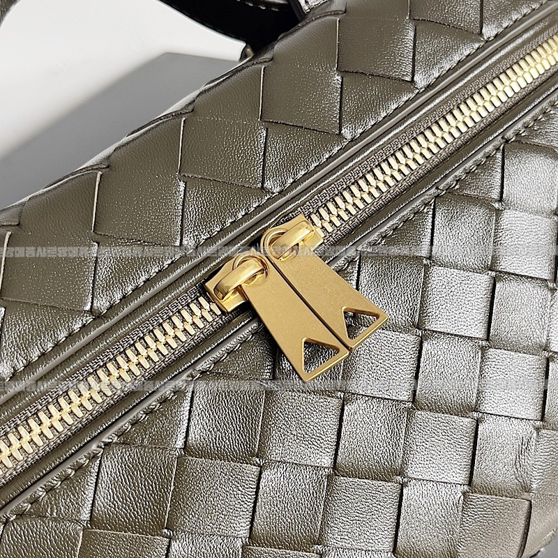 보테가베네타뱅뱅베네티케이스 20260215-104022-006루.jpg