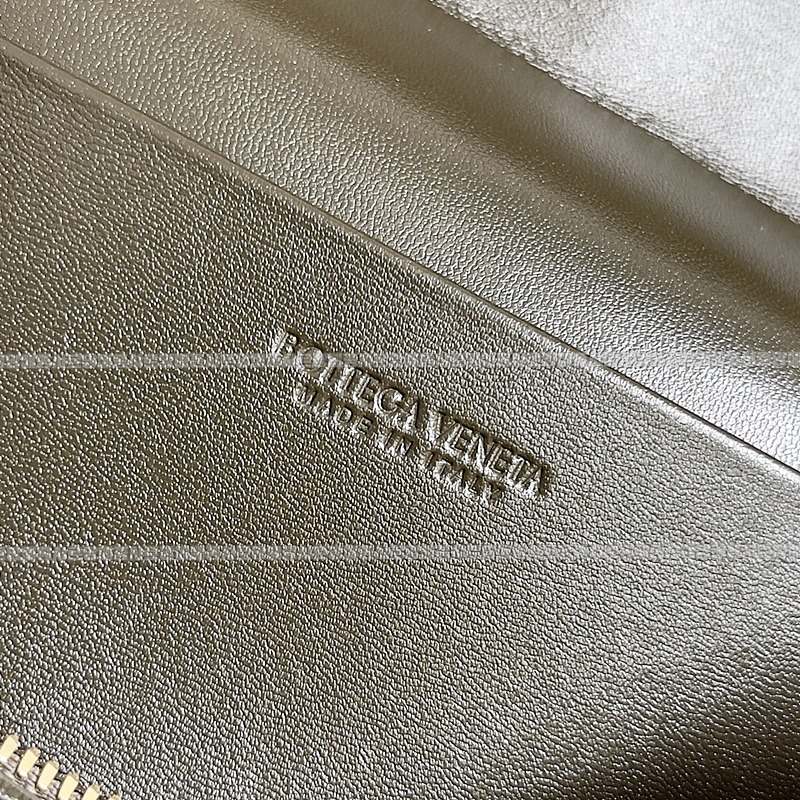 보테가베네타뱅뱅베네티케이스 20260215-104022-008루.jpg