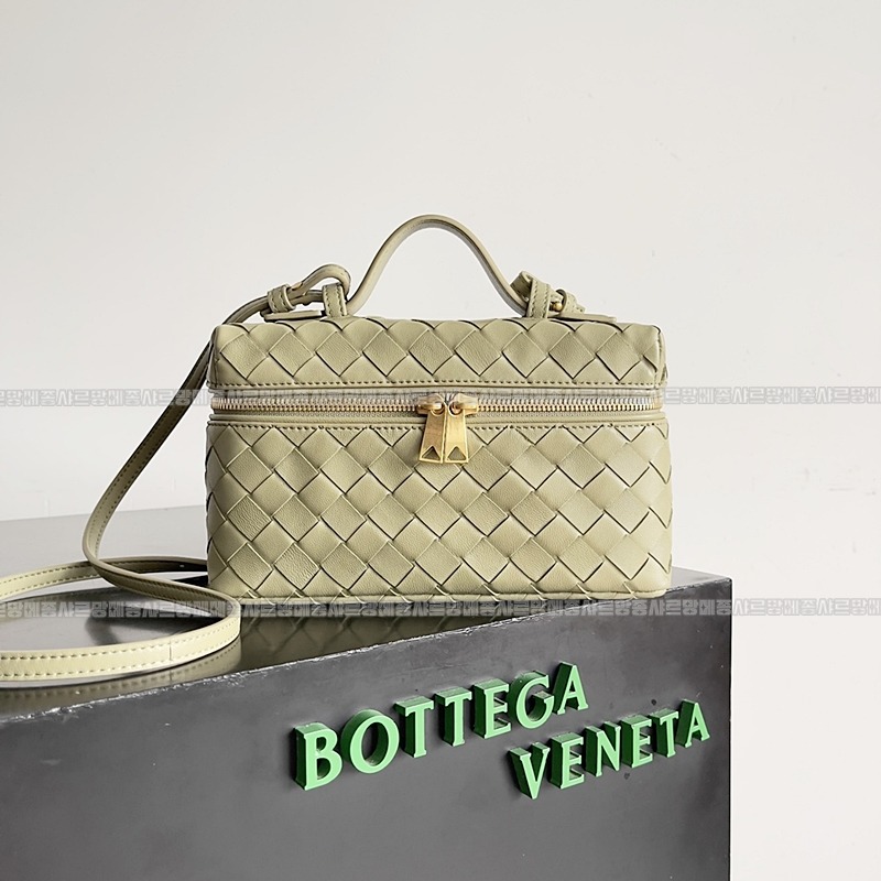 보테가베네타뱅뱅베네티케이스 20260215-104308-001루.jpg