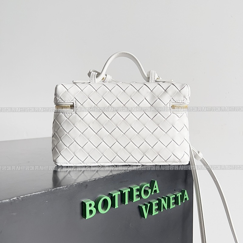 보테가베네타뱅뱅베네티케이스 20260215-104452-003루.jpg