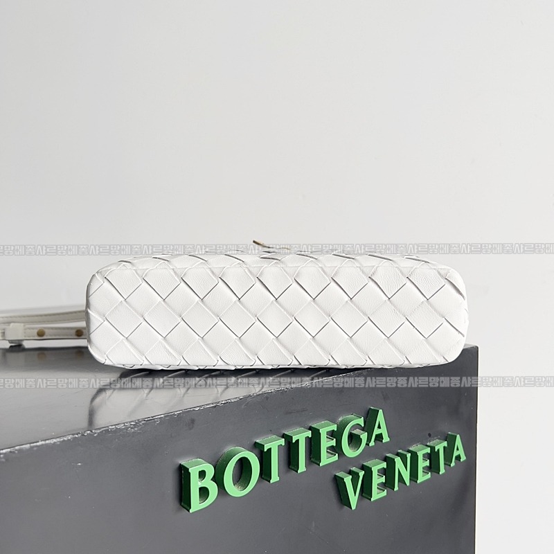 보테가베네타뱅뱅베네티케이스 20260215-104452-004루.jpg