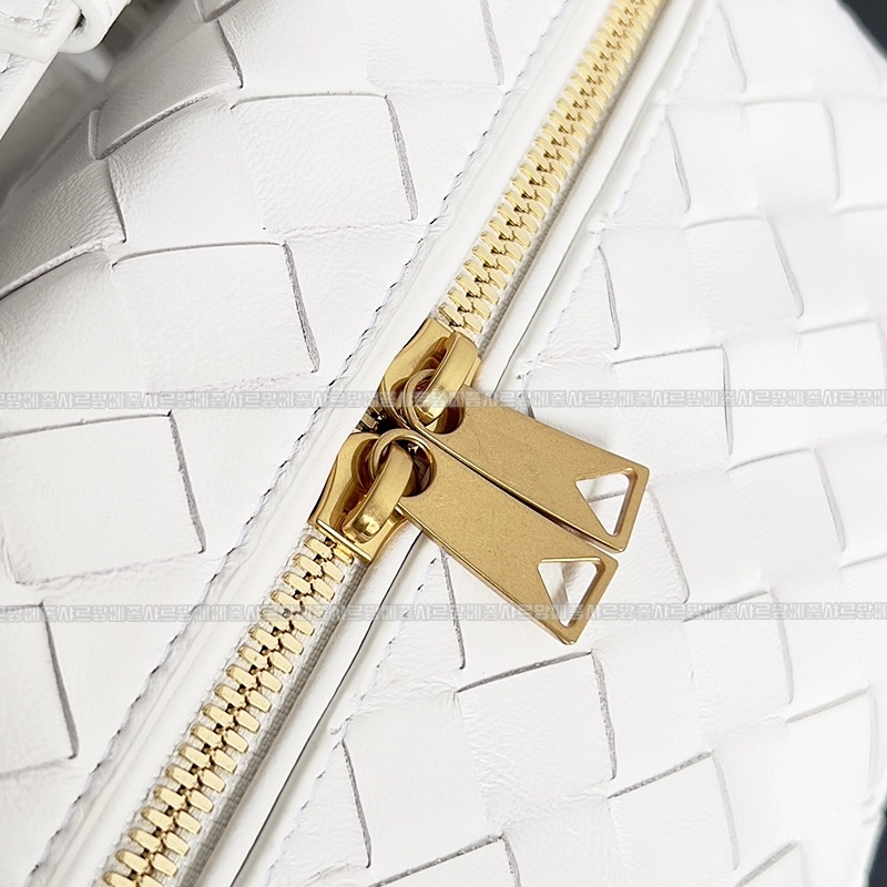 보테가베네타뱅뱅베네티케이스 20260215-104452-006루.jpg