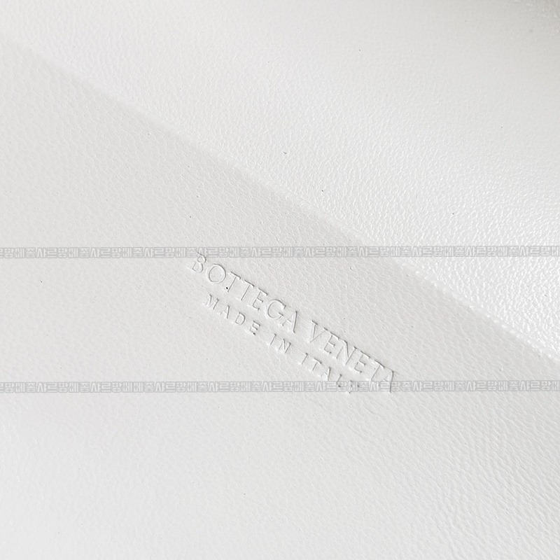 보테가베네타뱅뱅베네티케이스 20260215-104453-008루.jpg