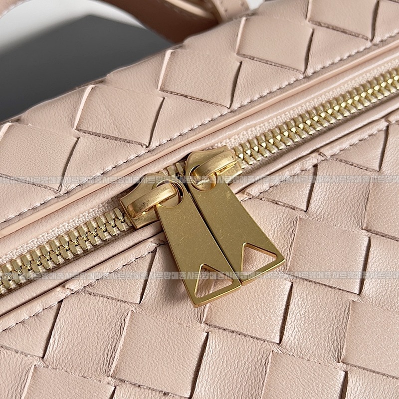 보테가베네타뱅뱅베네티케이스 20260215-104638-006루.jpg