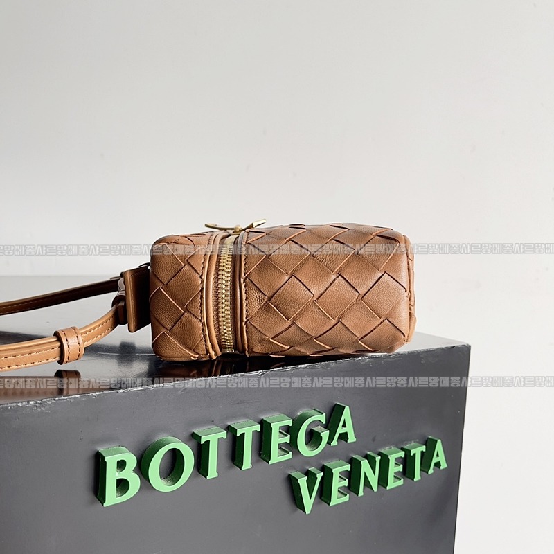 보테가베네타뱅뱅베네티케이스 20260215-104821-002루.jpg