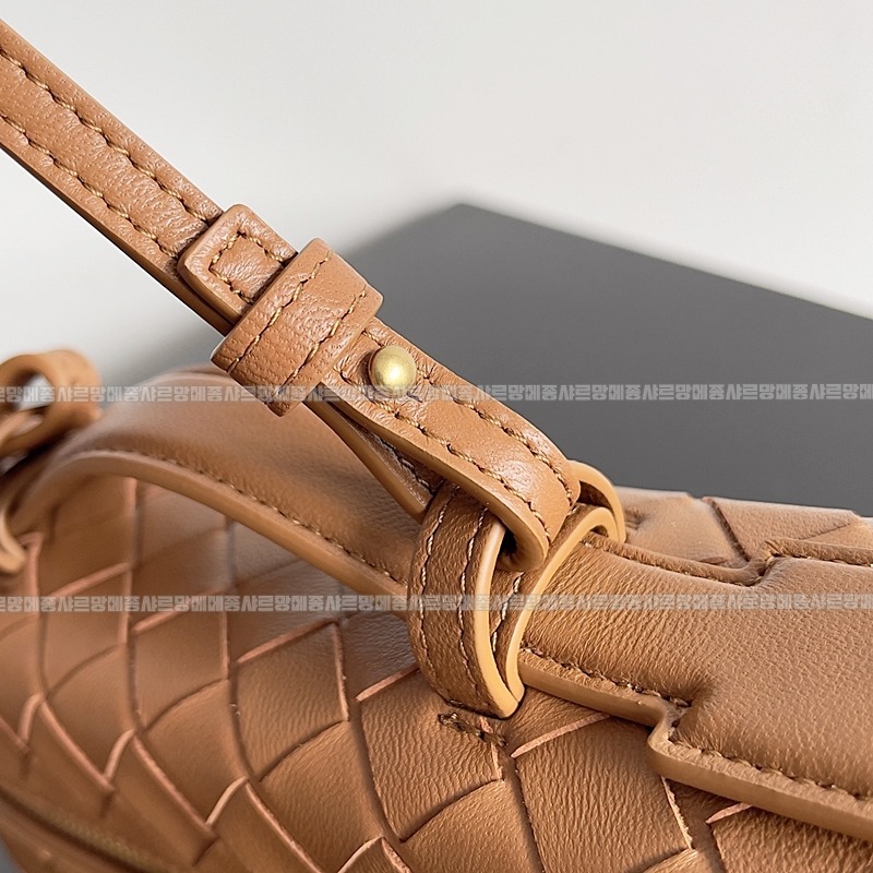 보테가베네타뱅뱅베네티케이스 20260215-104821-006루.jpg