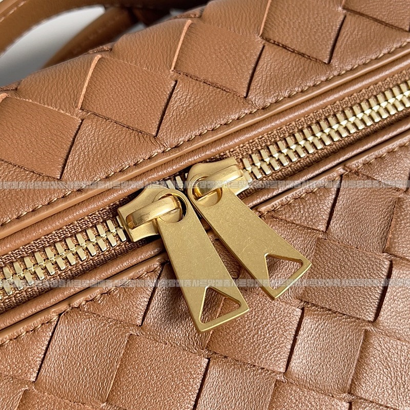 보테가베네타뱅뱅베네티케이스 20260215-104821-005루.jpg