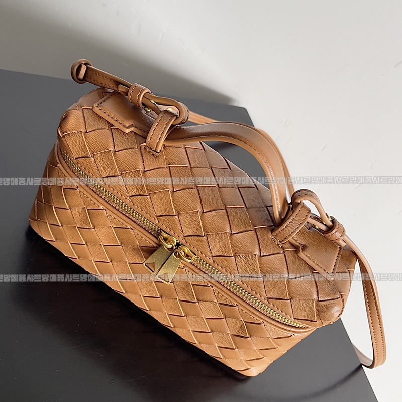 보테가베네타뱅뱅베네티케이스 20260215-104821-007루.jpg