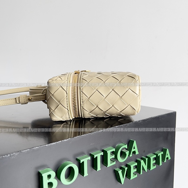 보테가베네타뱅뱅베네티케이스 20260215-104959-002루.jpg