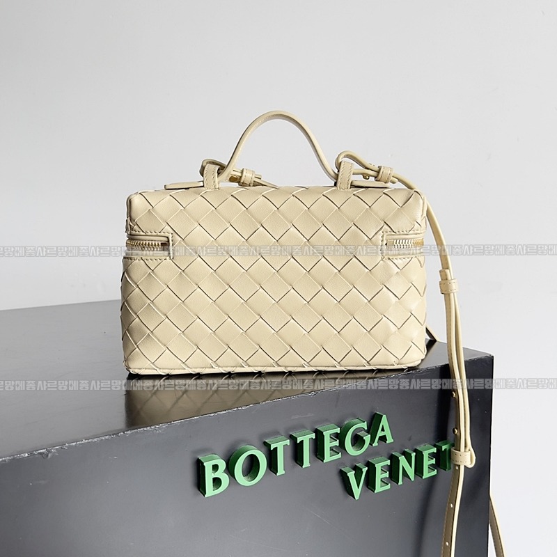 보테가베네타뱅뱅베네티케이스 20260215-104959-003루.jpg