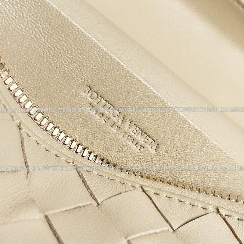 보테가베네타뱅뱅베네티케이스 20260215-105000-008루.jpg