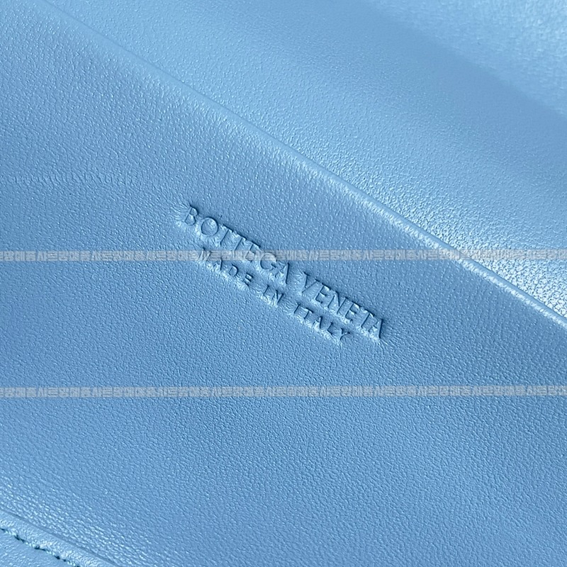 보테가베네타뱅뱅베네티케이스 20260215-105139-008루.jpg