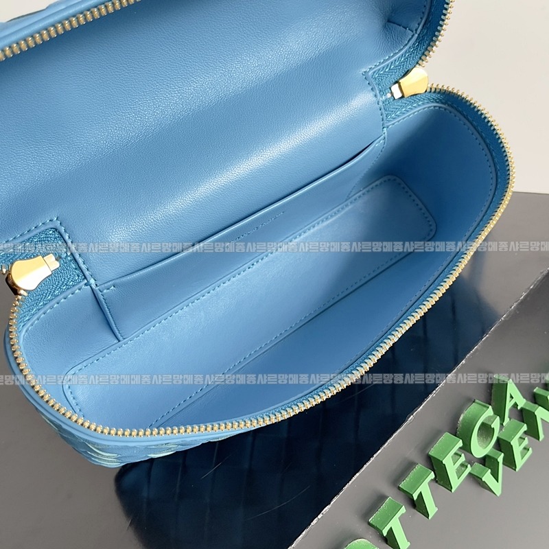 보테가베네타뱅뱅베네티케이스 20260215-105140-009루.jpg