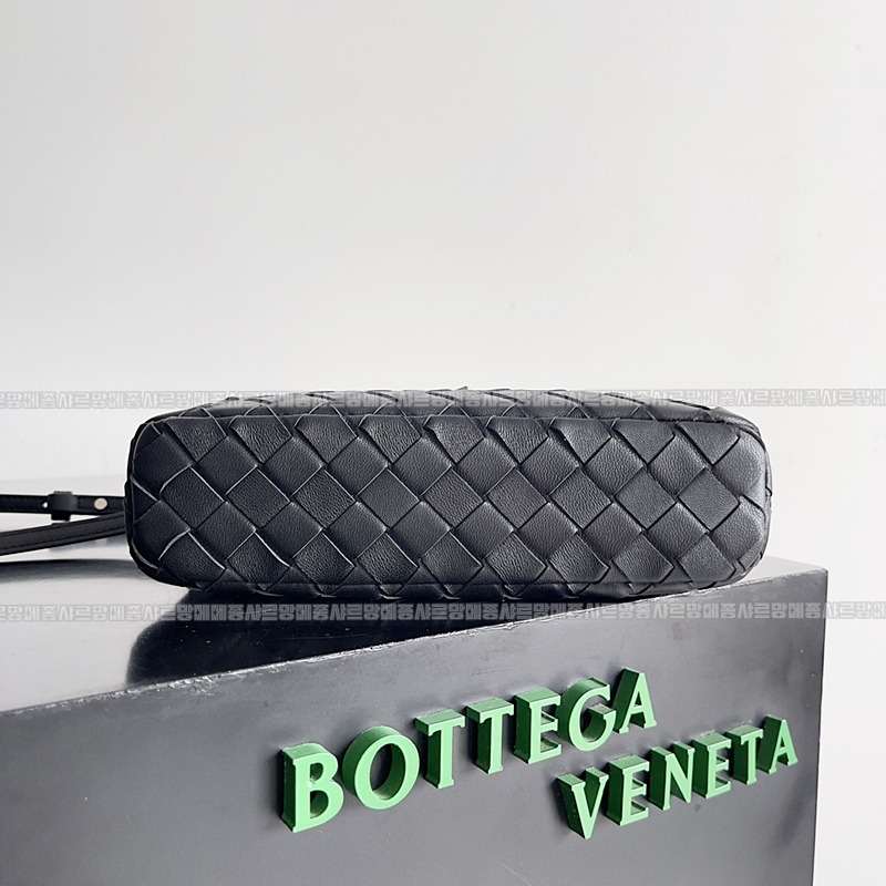 보테가베네타뱅뱅베네티케이스 20260215-105339-003루.jpg