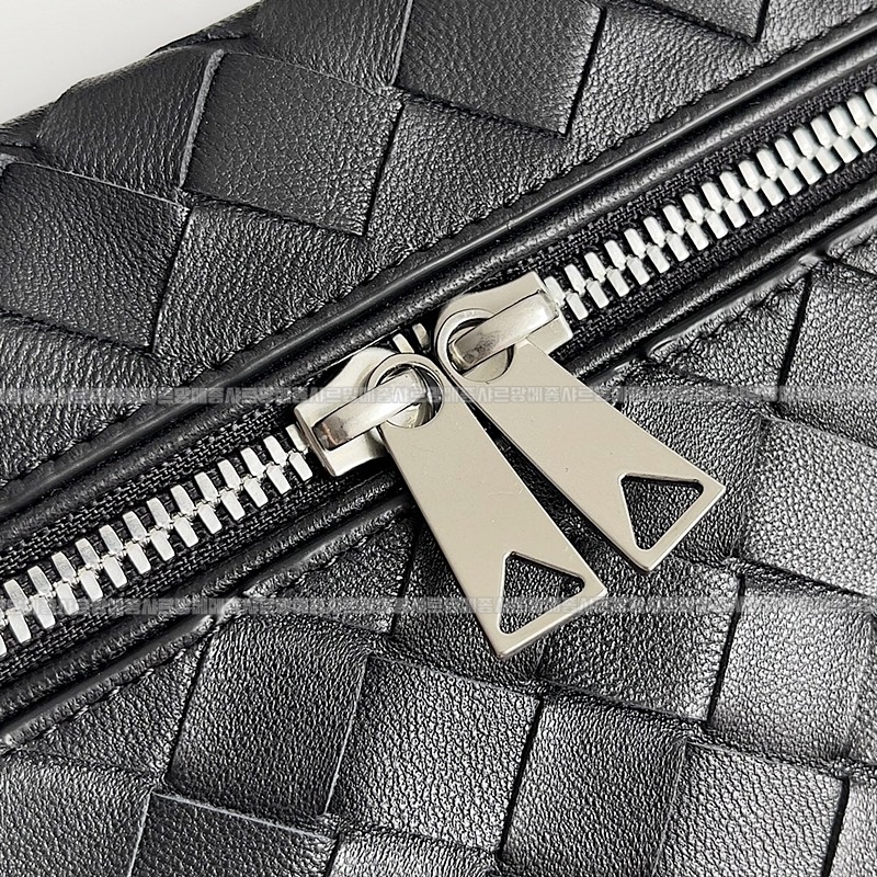 보테가베네타뱅뱅베네티케이스 20260215-105339-005루.jpg