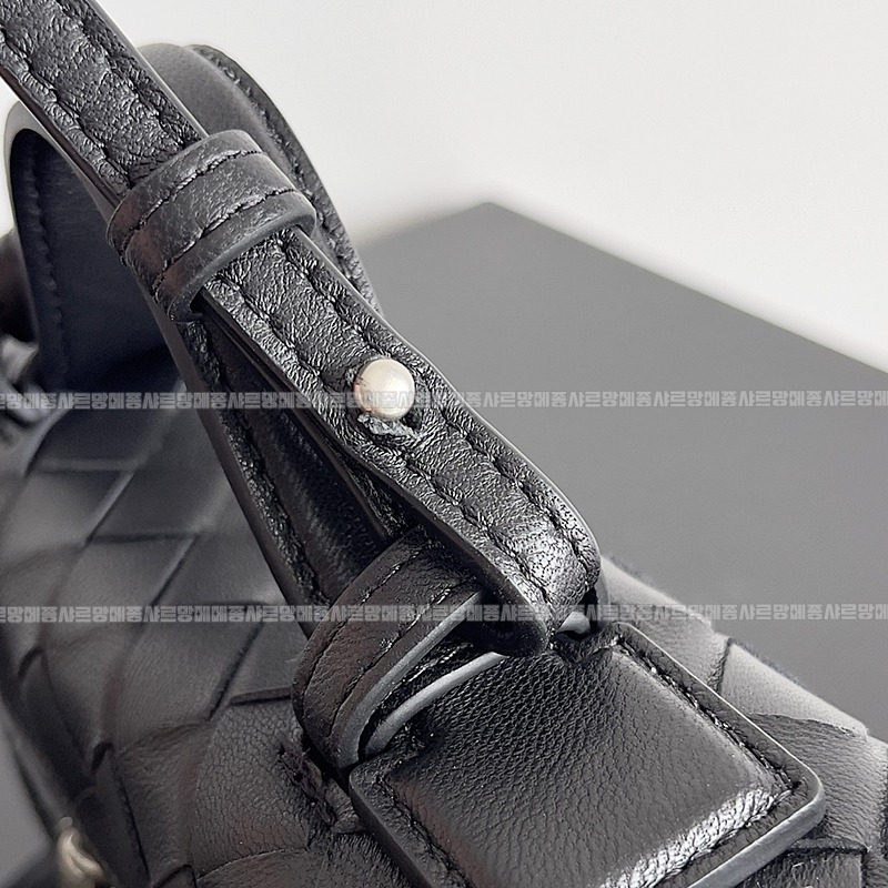 보테가베네타뱅뱅베네티케이스 20260215-105339-006루.jpg