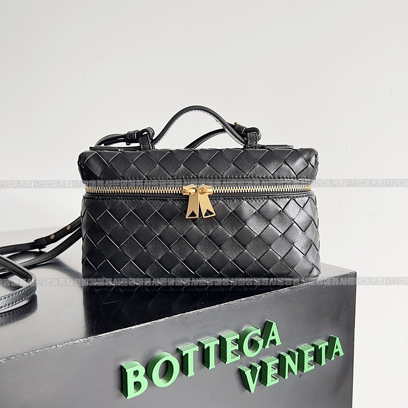 보테가베네타뱅뱅베네티케이스 20260215-105514-001루.jpg