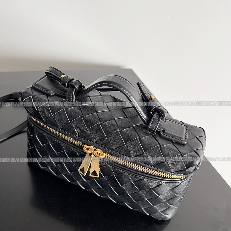 보테가베네타뱅뱅베네티케이스 20260215-105514-002루.jpg