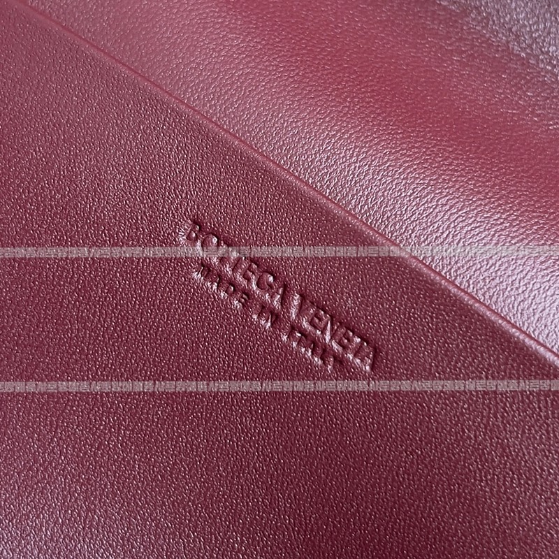 보테가베네타뱅뱅베네티케이스 20260215-105716-008루.jpg