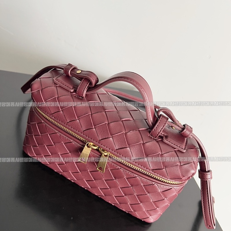 보테가베네타뱅뱅베네티케이스 20260215-105716-007루.jpg