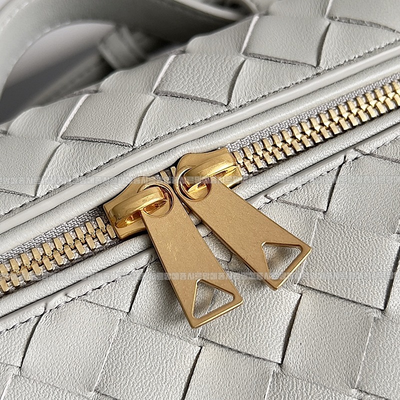 보테가베네타뱅뱅베네티케이스 20260215-105905-004루.jpg