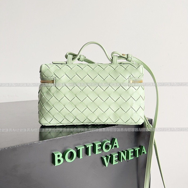 보테가베네타뱅뱅베네티케이스 20260215-110038-006루.jpg