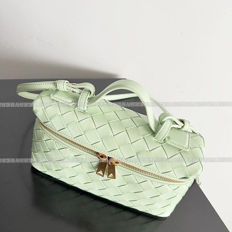 보테가베네타뱅뱅베네티케이스 20260215-110038-007루.jpg