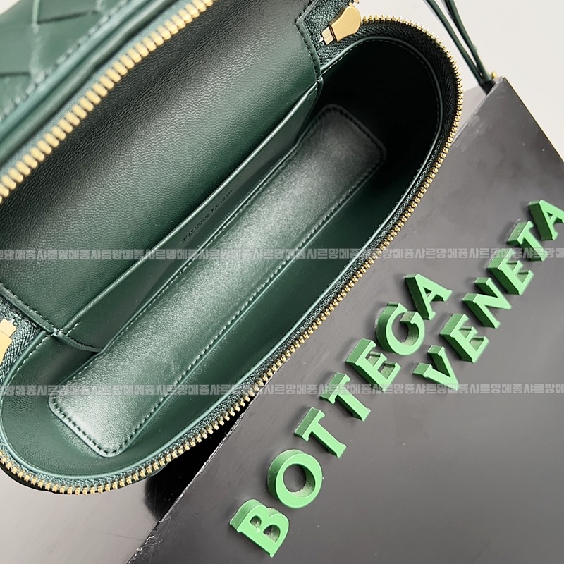 보테가베네타뱅뱅베네티케이스 20260215-110210-009루.jpg