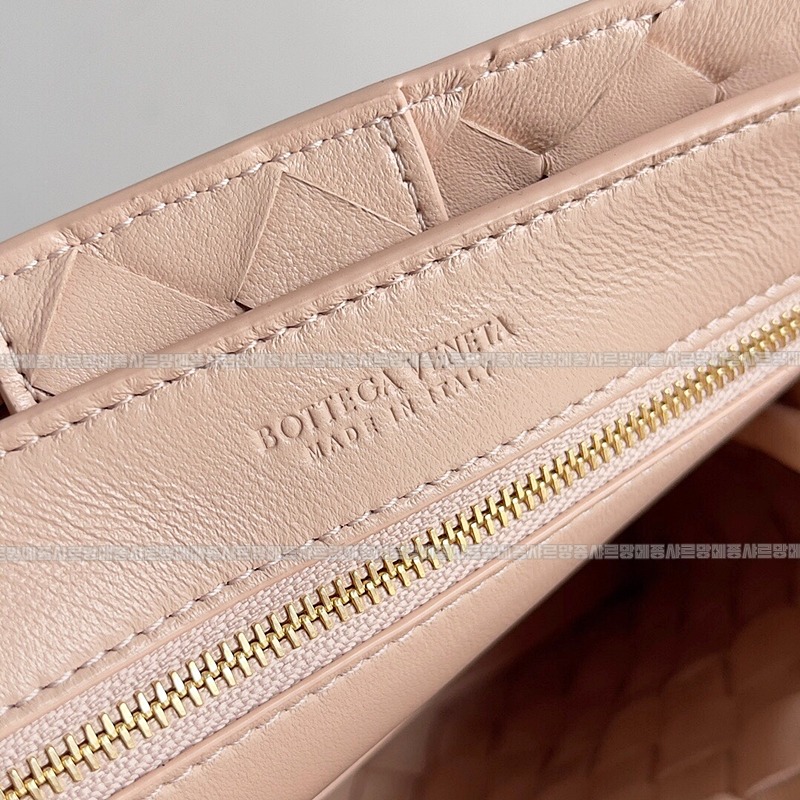 보테가베네타안디아모스몰 20260215-123200-008루.jpg