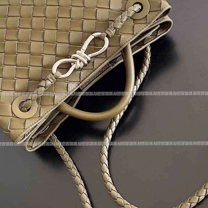 보테가베네타안디아모스몰 20260215-123358-007루.jpg