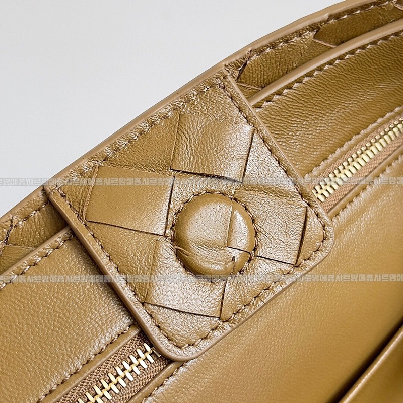 보테가베네타안디아모스몰 20260215-123558-007루.jpg