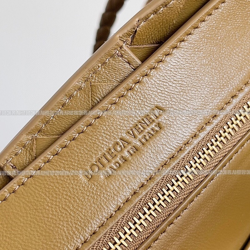 보테가베네타안디아모스몰 20260215-123558-008루.jpg