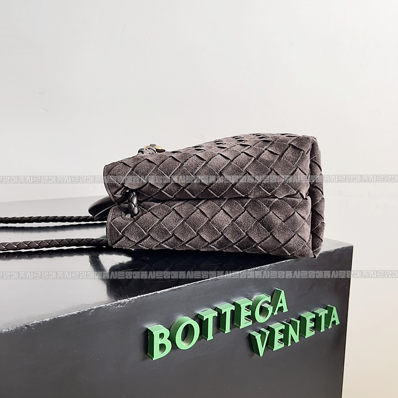 보테가베네타안디아모스몰 20260215-123813-002루.jpg