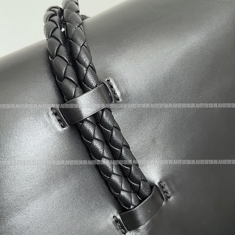 보테가베네타리베르타숄더백미디움 20260215-133804-006루.jpg