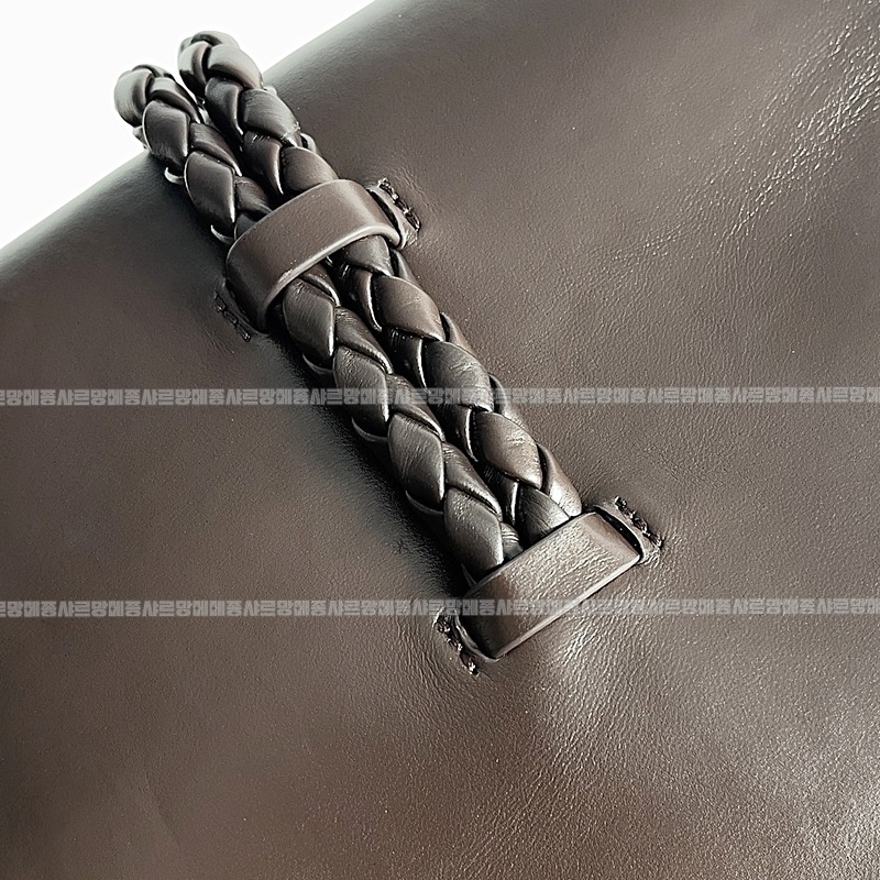 보테가베네타리베르타숄더백미디움 20260215-134206-006루.jpg