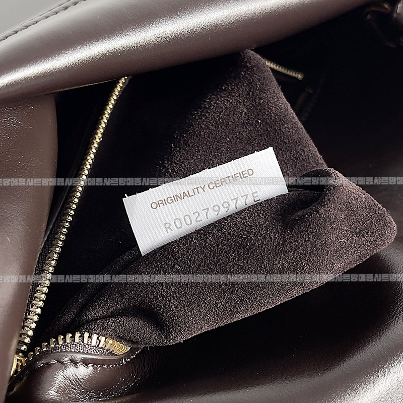 보테가베네타리베르타숄더백미디움 20260215-134206-008루.jpg