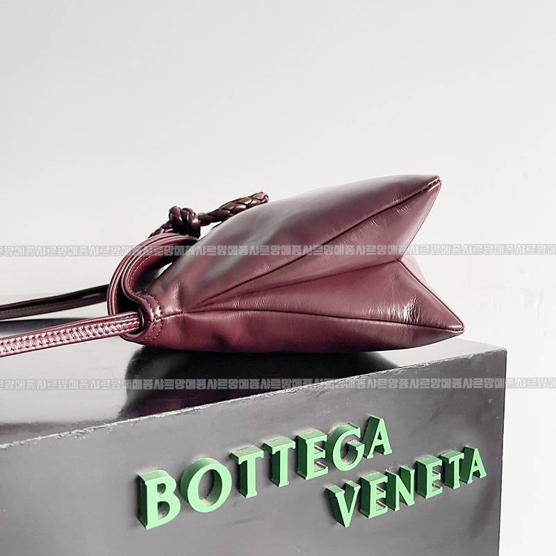 보테가베네타리베르타숄더백 20260215-134446-002루.jpg