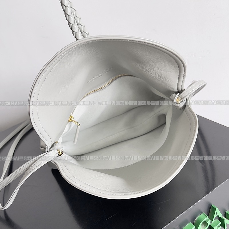 보테가베네타리베르타숄더백 20260215-134633-009루.jpg