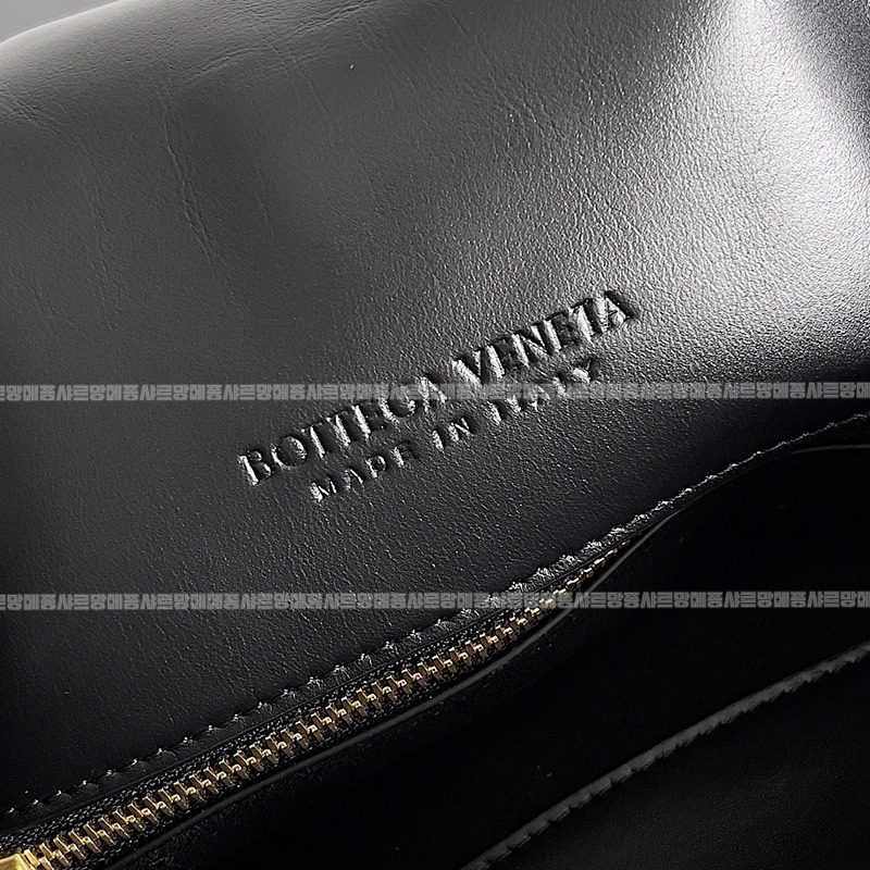 보테가베네타리베르타숄더백 20260215-134843-007루.jpg