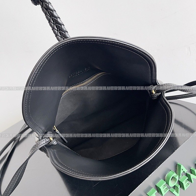 보테가베네타리베르타숄더백 20260215-134843-009루.jpg