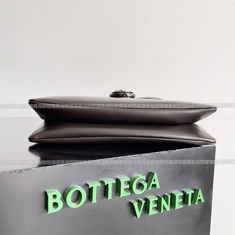 보테가베네타리베르타숄더백스몰 20260215-135349-004루.jpg