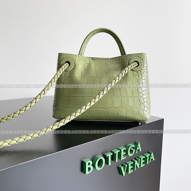 보테가베네타안디아모크로커다일가죽20260215-142210-003루.jpg